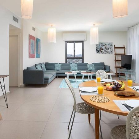 Sophisticated 3Br Penthouse In Jaffa'S Market Tel Aviv Exterior photo